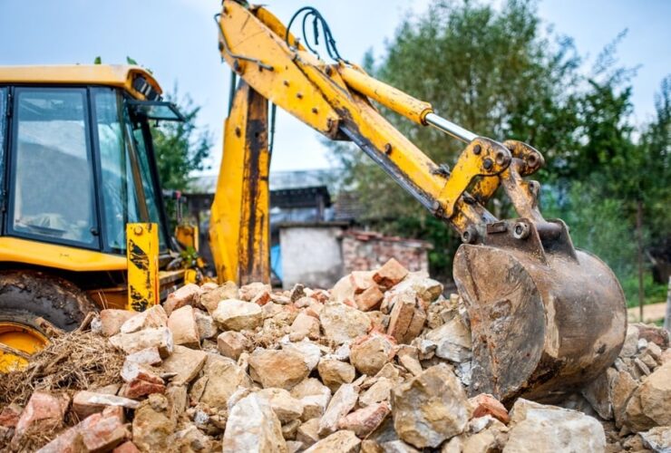 Roll off Container Can Transport and Dispose of Large Amounts of Debris