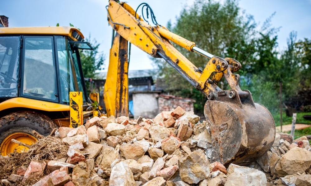 Roll off Container Can Transport and Dispose of Large Amounts of Debris